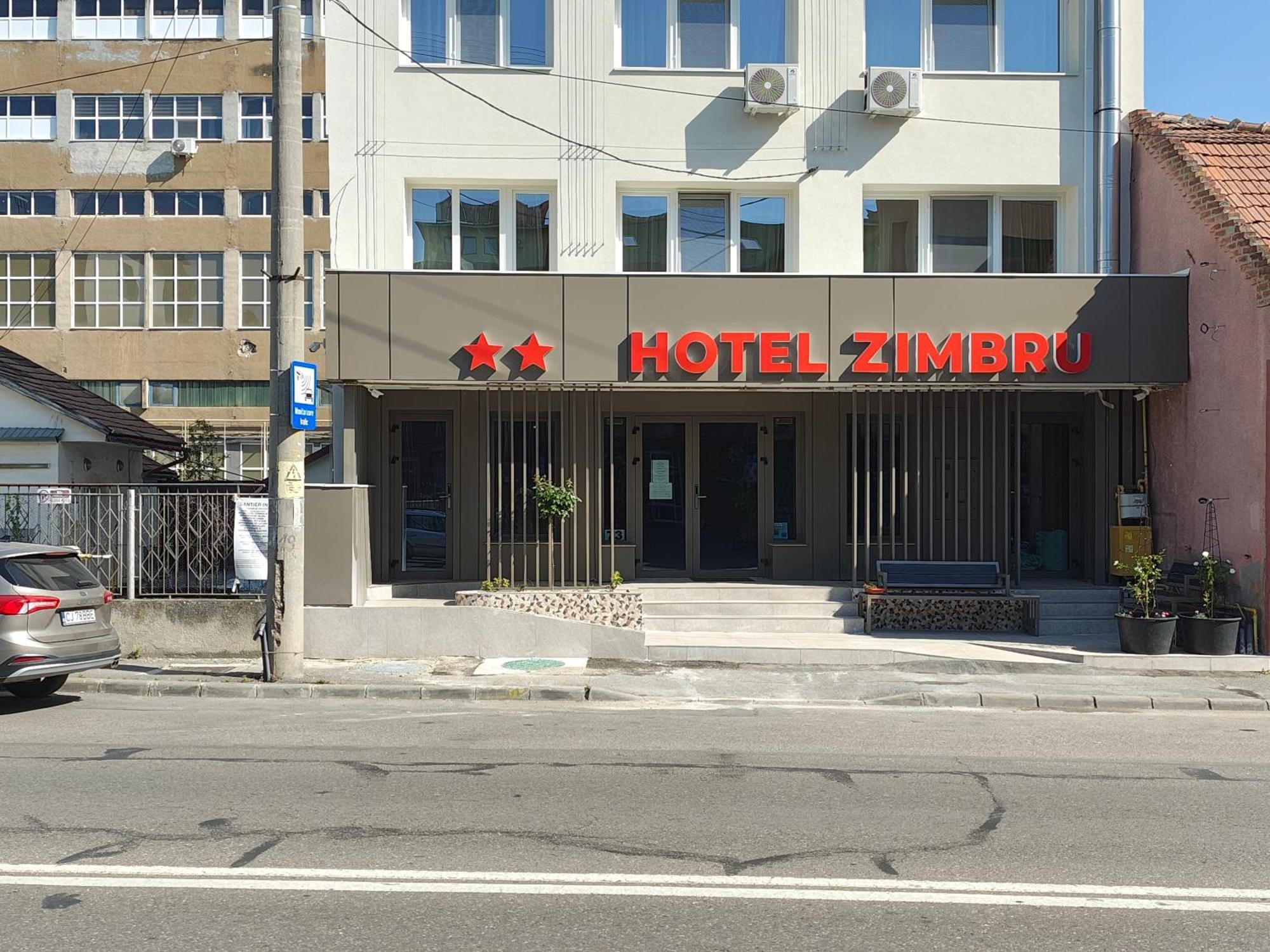 Hotel Zimbru クルージュ＝ナポカ エクステリア 写真