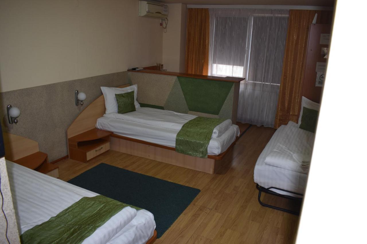 Hotel Zimbru クルージュ＝ナポカ エクステリア 写真