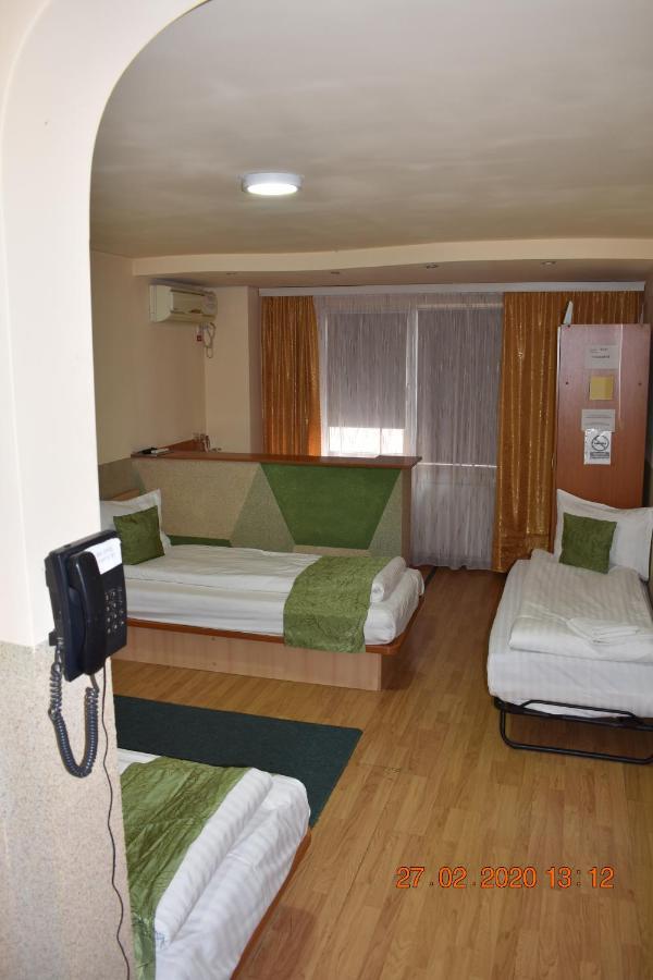 Hotel Zimbru クルージュ＝ナポカ エクステリア 写真